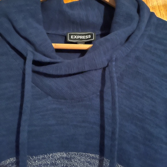 EXPRESS MEN’S Knit Two Tone Collar Sweater - Picture 2 of 2